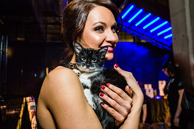 Jenny Milkowski homeless kitten photo by JuxtaPose Foto 3